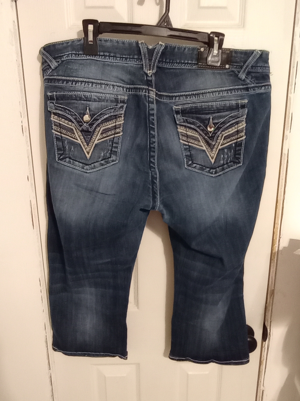 Vigoss Dark Blue Embroidered Pocket Cropped Jeans